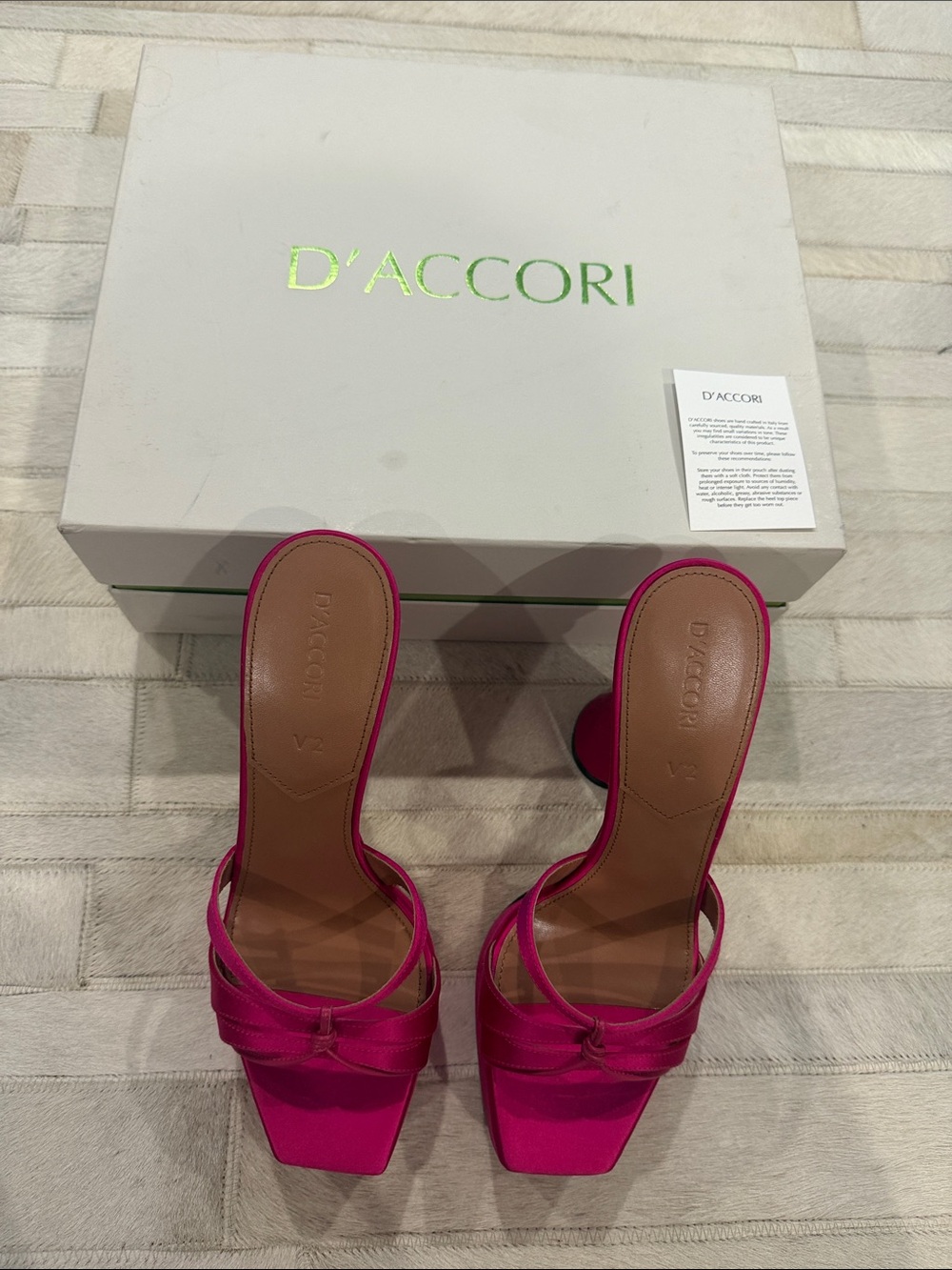 D’Accori Women's Hot Pink Square-Toe Mule Heels